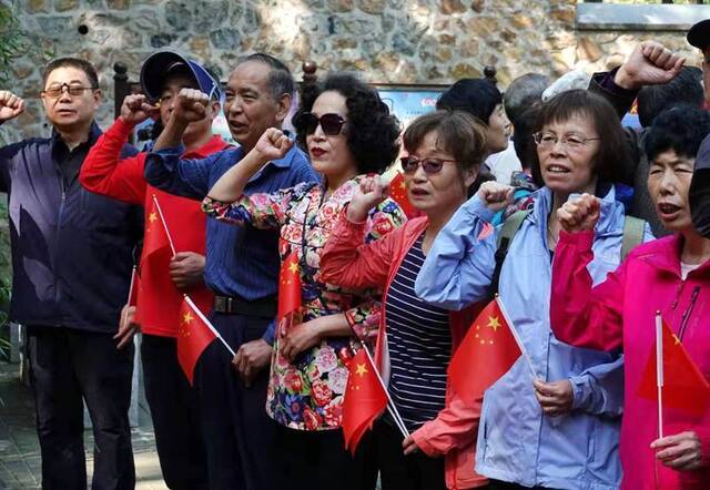 重阳节访革命旧址千名老党员游红色香山