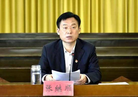 国庆节后上班第一天 一县委书记被查一县长被双开