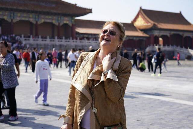 传奇女高音北京首唱，为何73岁的她仍“少女”？