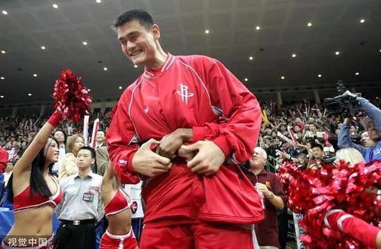 2004年10月17日，NBA中国赛北京站（图/视觉中国）