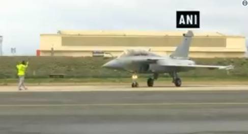 法国达索公司为印度生产的首架“阵风”战机图源：ANI新闻网