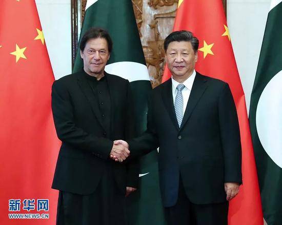 10月9日，国家主席习近平在北京钓鱼台国宾馆会见巴基斯坦总理伊姆兰·汗。新华社记者刘卫兵摄