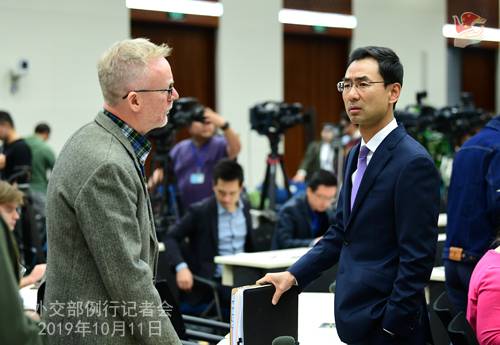 10月11日外交部例行记者会(全文)