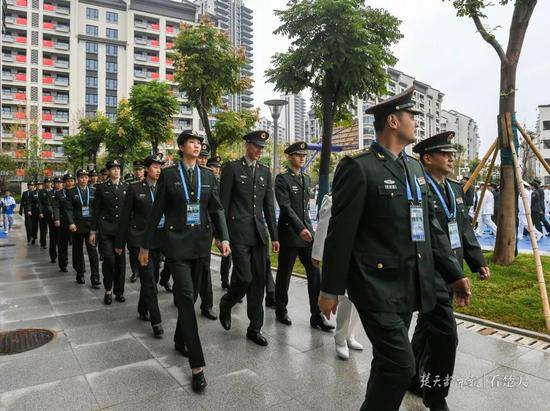 中国代表团入村图/楚天都市报