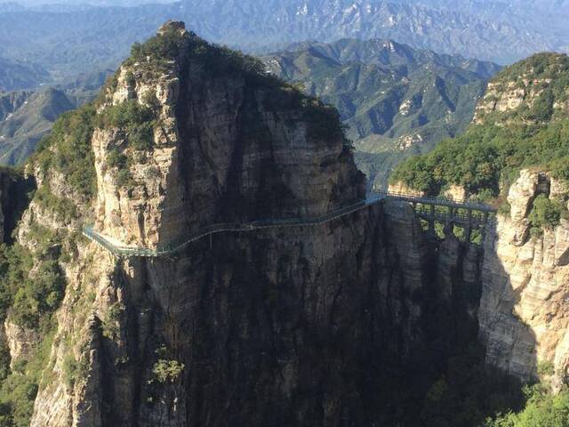 河北封停景区玻璃栈道之后