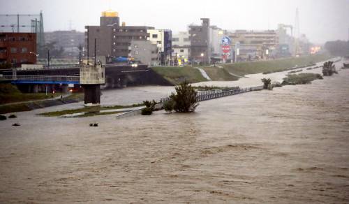 多摩川河水泛滥（日本《读卖新闻》）