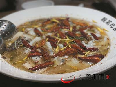 记者探店丨东城一家人气酸菜鱼:鱼肉嫩滑无刺 酸菜爽脆可口