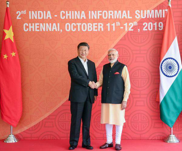  10月12日，中国国家主席习近平在金奈同印度总理莫迪继续举行会晤。（新华社记者谢环驰摄）