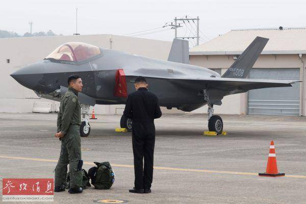 资料图片：韩国空军装备的F-35A隐身战机，该国正考虑引进F-35B战机。（路透社）