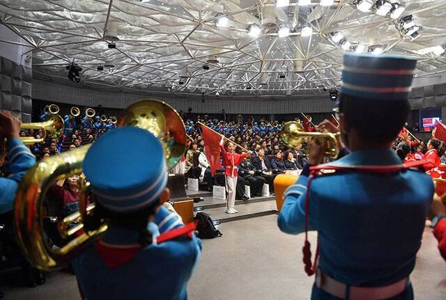 封存时间胶囊 海淀实验二小20年成果汇报