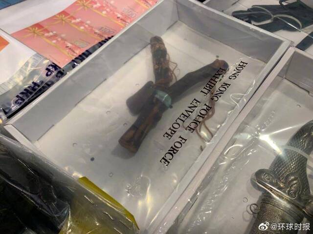 香港警方展示证物：暴徒与恐怖主义接近(图)