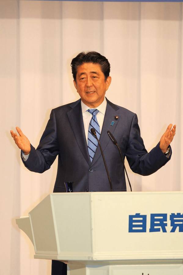 安倍晋三（日本《文艺春秋》网站）