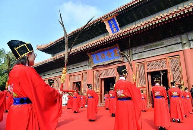 北京孔庙举行祭孔大典 组图