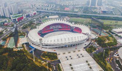 第七届世界军人运动会主场馆武汉体育中心航拍图。资料图片
