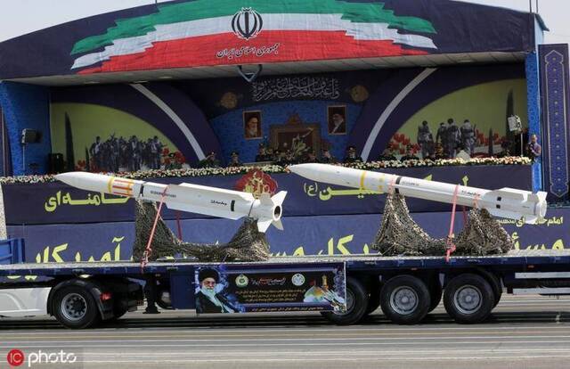 伊朗展示的两款国产远程防空导弹图源：IC photo