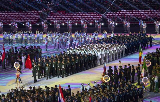 军运会开幕式闪耀武汉 中国代表团入场全场欢呼 组图