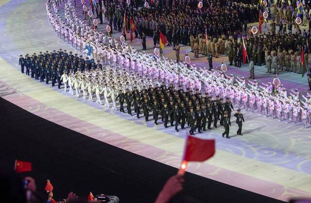 军运会开幕式闪耀武汉 中国代表团入场全场欢呼 组图