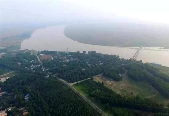 图为兰考县东坝头黄河河道。（央视记者谢岩鹏拍摄）