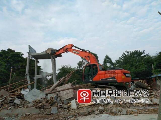 养殖场为骗补偿款用泡沫建房？纪委监委已介入