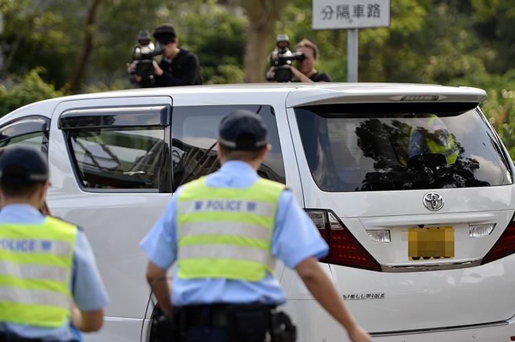 直击涉嫌在台湾杀害女友的香港男子陈同佳今日上午出狱