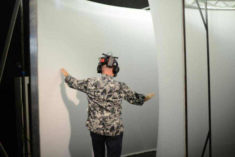 去看每场只有一位观众的VR音乐演出，会经历什么？
