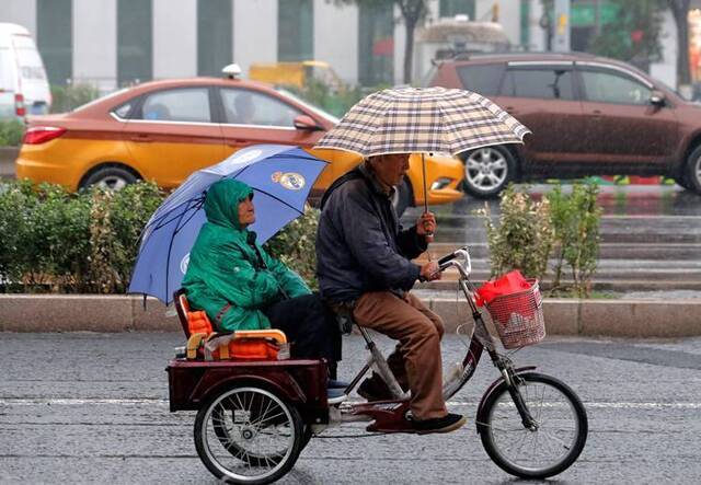 霜降逢秋雨最高气温16℃组图