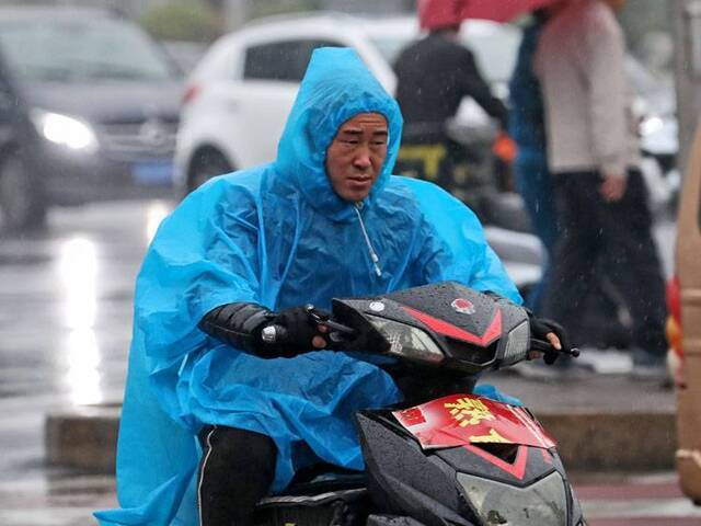 霜降逢秋雨最高气温16℃组图