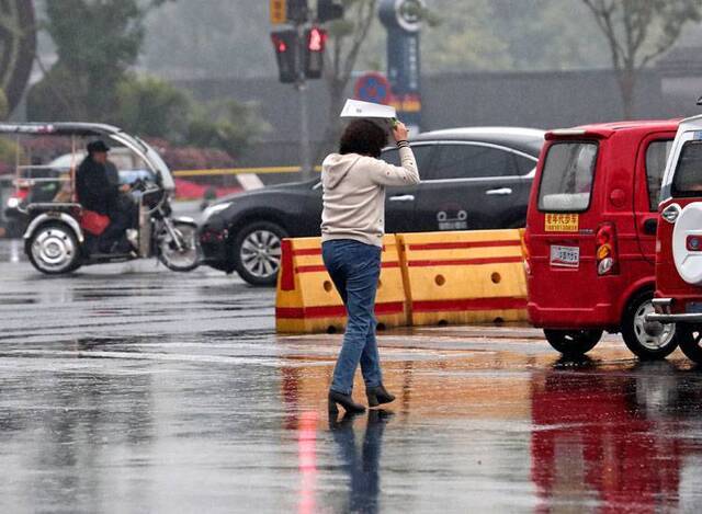 霜降逢秋雨最高气温16℃组图