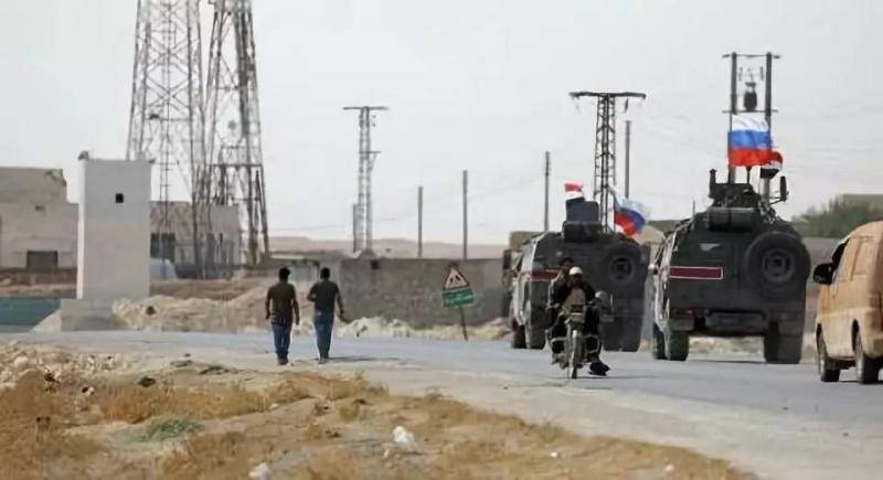 俄军在叙利亚阿勒颇省东部曼比奇市巡逻图自路透社