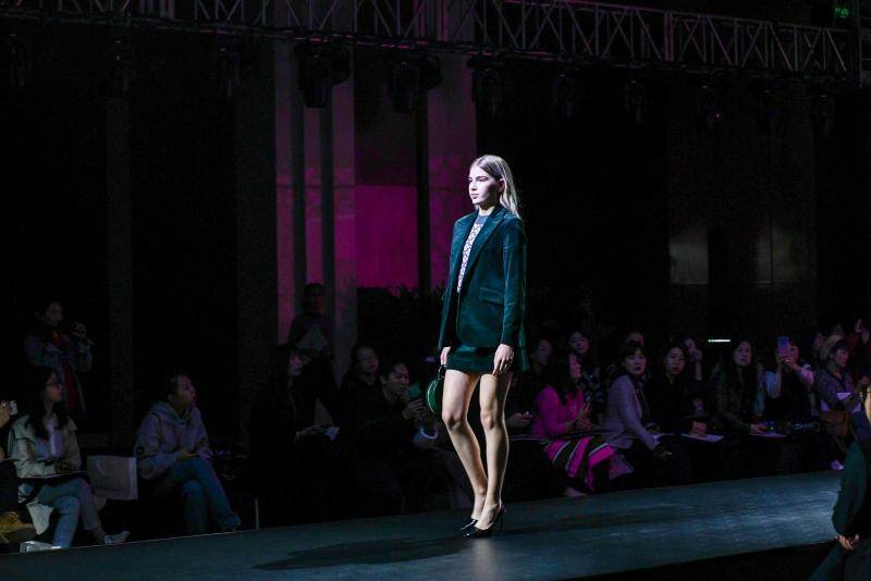 预热中国国际时装周，Kate Spade北京办秀