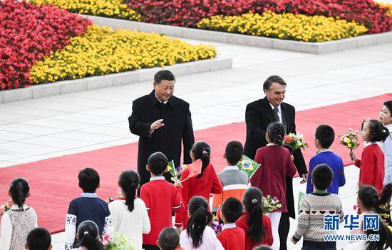 习近平举行仪式欢迎巴西总统访华并同其举行会谈