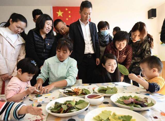 北京市儿童福利院开放日：孤弃儿童找到温暖的家