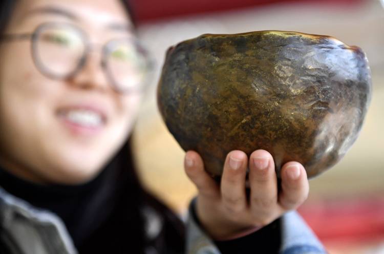 千余件作品展售 中国大学生艺术市集开市 组图