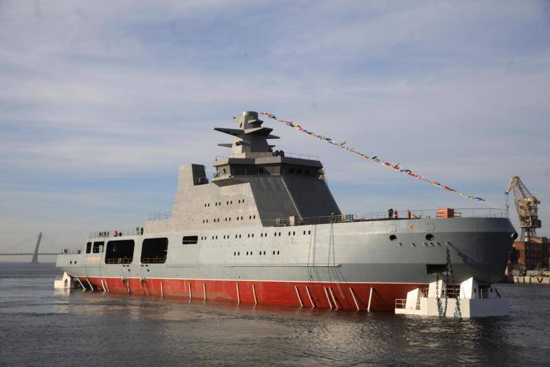 护航北极航线 俄海军首艘破冰巡逻舰下水(图)