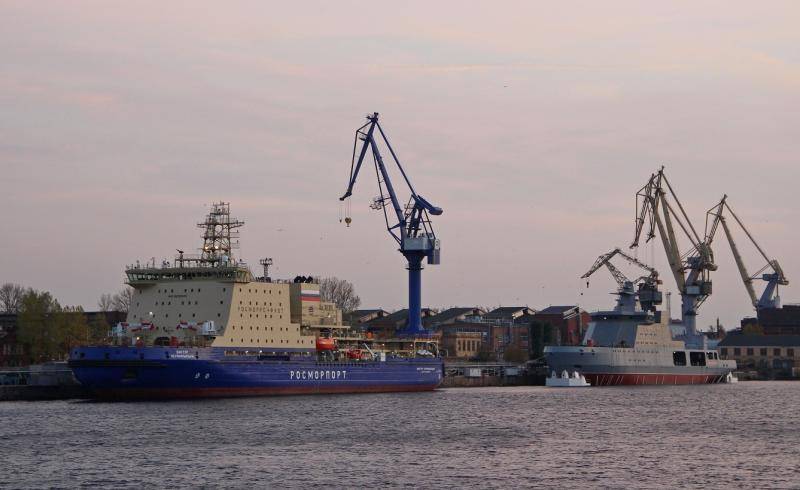 护航北极航线 俄海军首艘破冰巡逻舰下水(图)