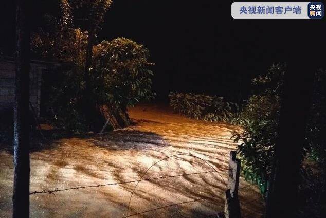 哥伦比亚暴雨引发洪水 逾8000人受灾