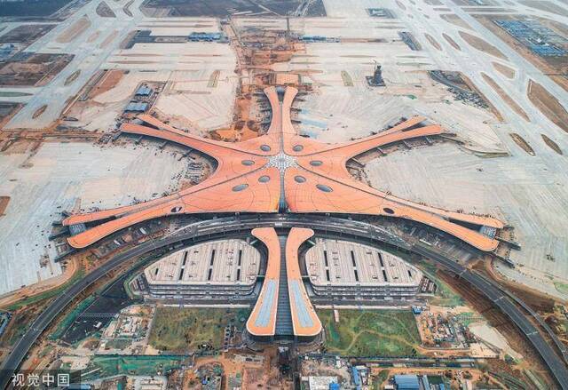 建筑界“曲线女王”留下了几座北京地标？丨夜问