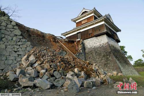 资料图：2016年日本九州熊本县发生强震。熊本城也在地震中遭到损毁。