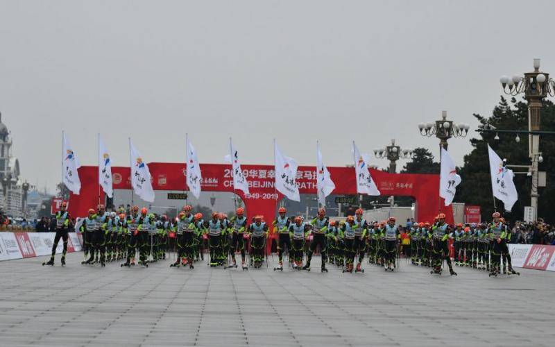 2019年北马鸣枪起跑，3万人合唱《我和我的祖国》