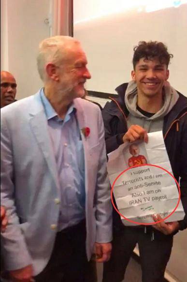 因一个签名 英国工党领袖被15岁男孩“耍了”