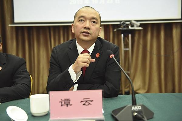 万州区法院召开公证参与司法辅助服务中心改革试点工作新闻发布会