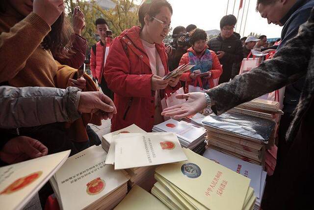 《保密之歌》快闪图书大厦 西城保密法治宣传月启动