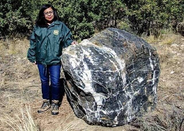 美国亚利桑那州普雷斯科特国家森林“巫师岩”离奇失踪数周后神秘重现