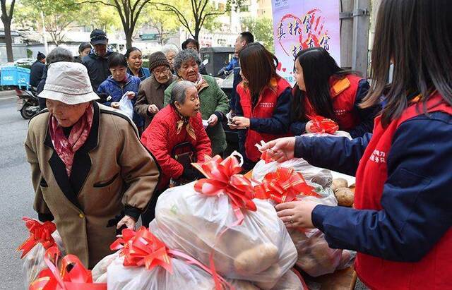 8万斤张北“爱心”土豆进京义卖