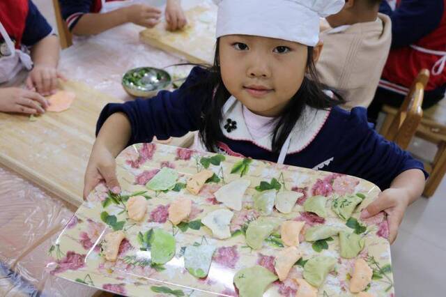 拜师包彩饺 京郊多学校巧借“立冬”开展传统文化教育