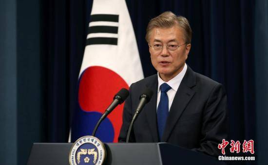 韩总统文在寅与朝野党首举行晚餐会 讨论国政问题