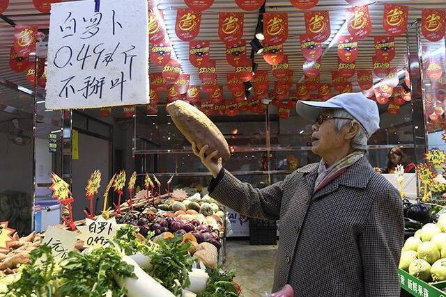 三里河二区社区百姓服务中心变身蔬菜直营店