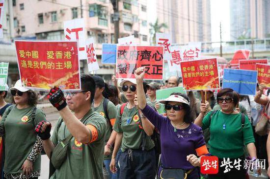 香港市民元朗集结 支持警察为正义发声