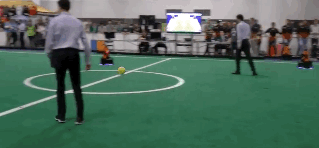 机器人在各种竞技中超越人类，足球运动员未来将面对挑战