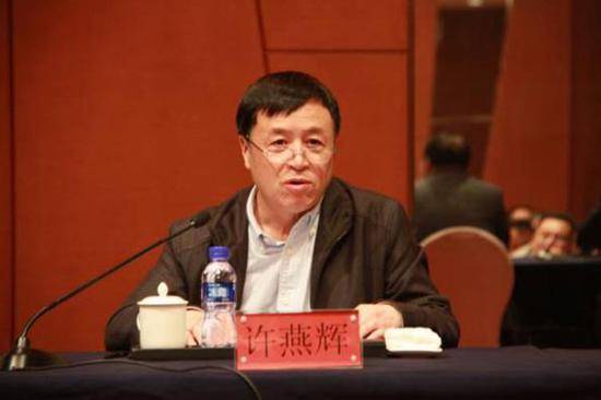 内蒙古农牧业厅原副厅长许燕辉受审:私分国有资产